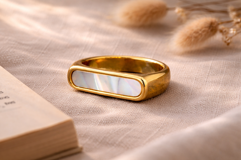 Celeste Bar Gold Ring