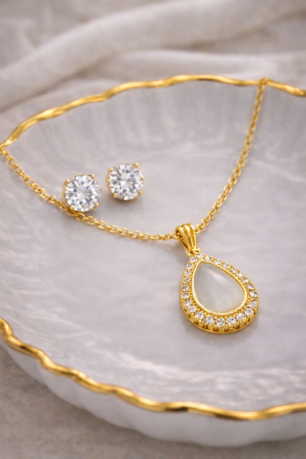 Midnight Royale Teardrop Necklace Set