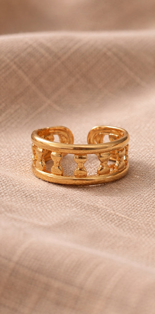 Infinity Frame Gold Ring