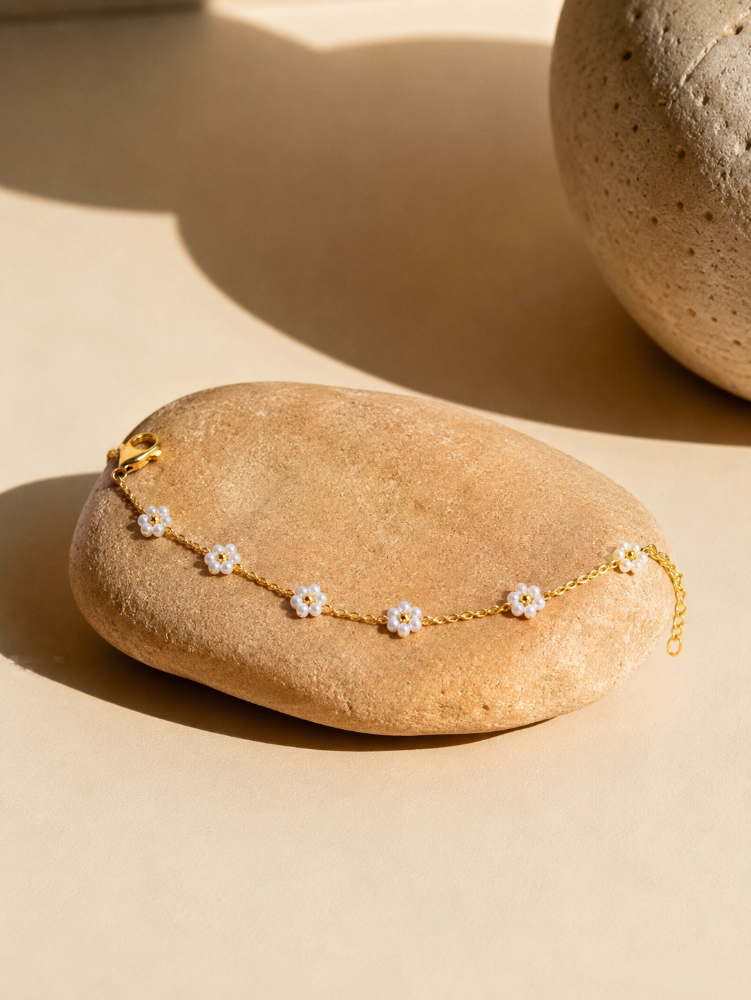 Daisy Pearl Bracelet